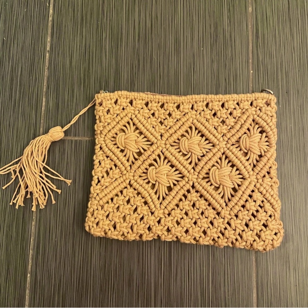 Super cute beach vacation bag- new w/o tags